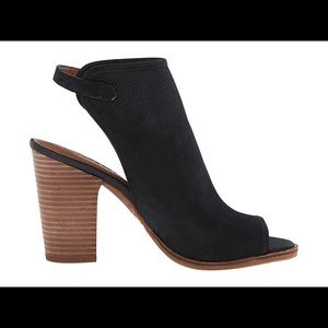 NWOT Lucky Brand Lisza Heel